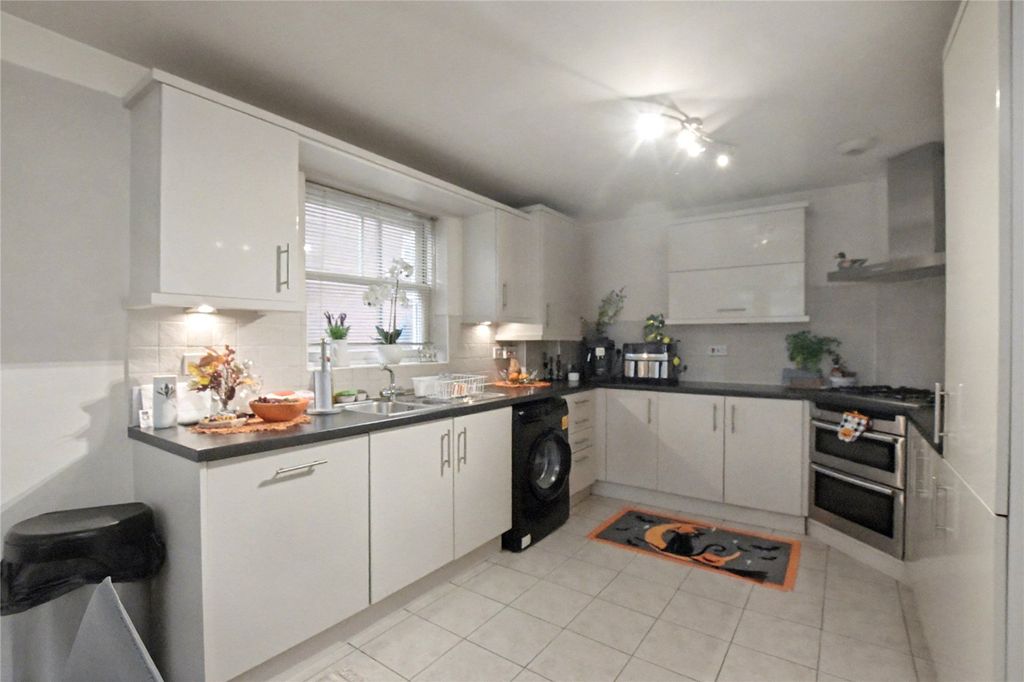 Property photo 3 of 18 Picture No. 02