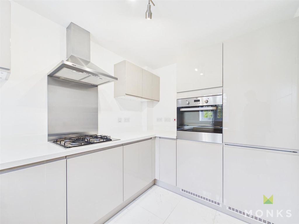 Property photo 3 of 15 Cam01520G0-Pr0358-Still012.Jpg