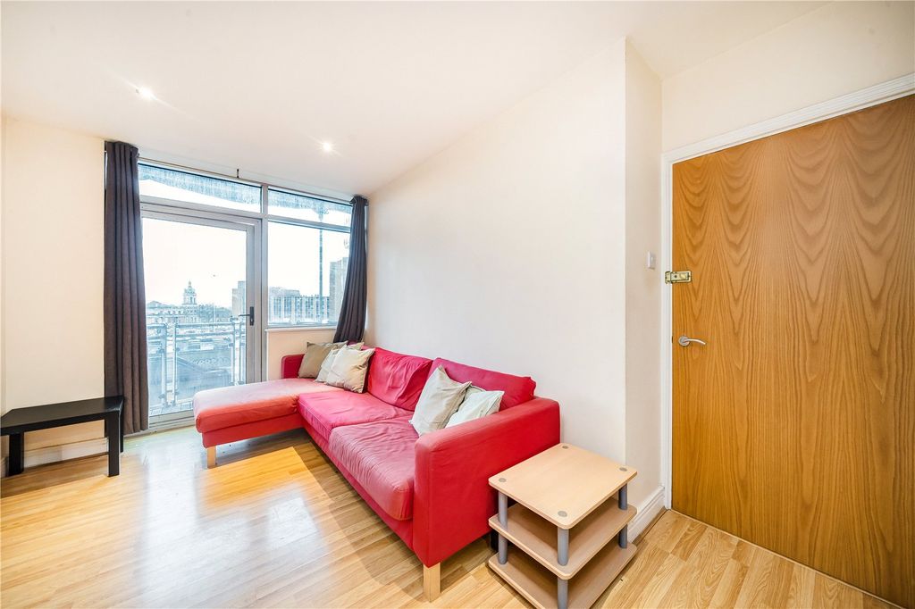 Property photo 2 of 7 Reception