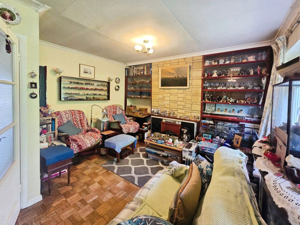 Property photo 2 of 11 Pbox-Img.Jpg