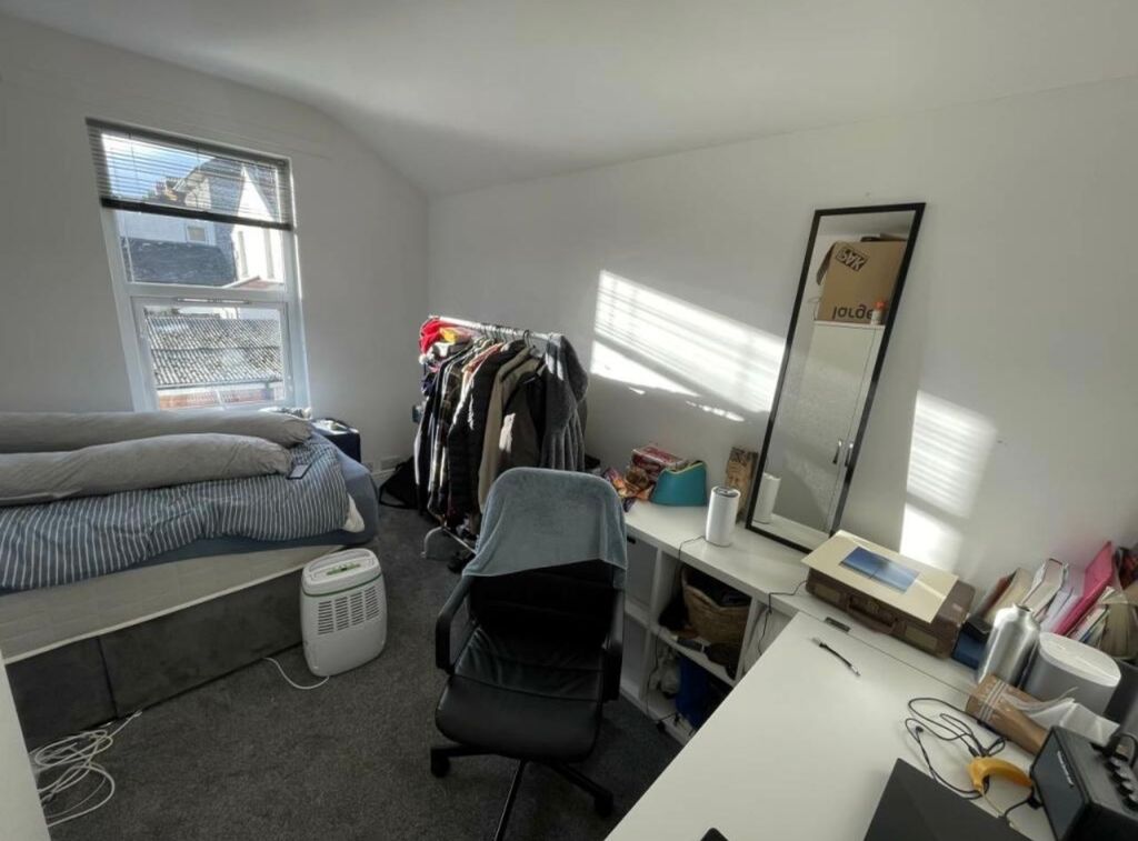 Property photo 3 of 11 Bright, Recently-Decorated Bedroom With A Large Wi...