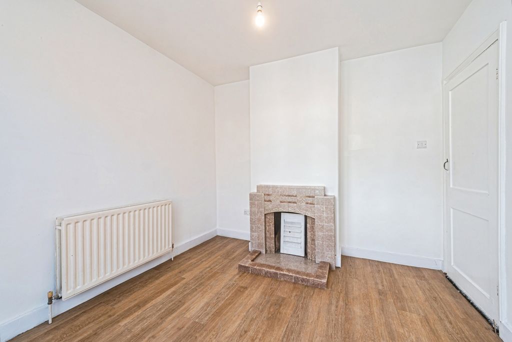 Property photo 3 of 12 Pbox-Img.Jpg