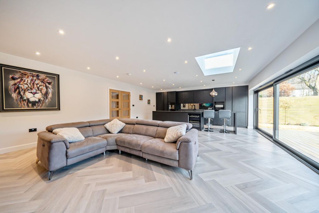 Property photo 2 of 24 1393044-8-694547Fd72Ba7.Jpg