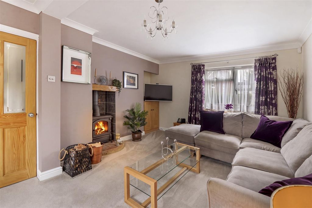 Property photo 1 of 30 1Wealdview02.Jpg