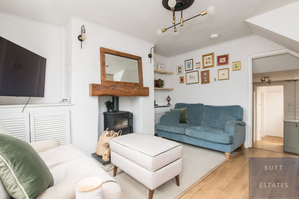 Property photo 2 of 21