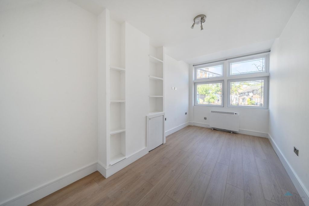 Property photo 3 of 11 Gallery