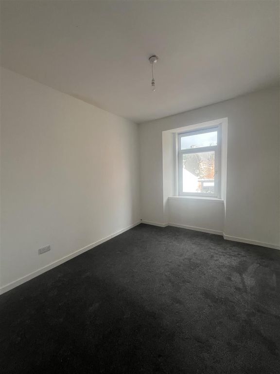 Property photo 3 of 8 2.Jpg