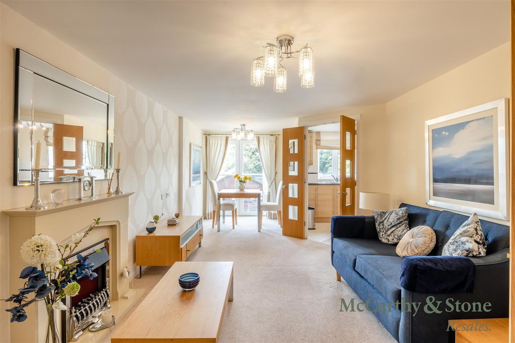 Property photo 1 of 19 8704628-Interior07.Jpg