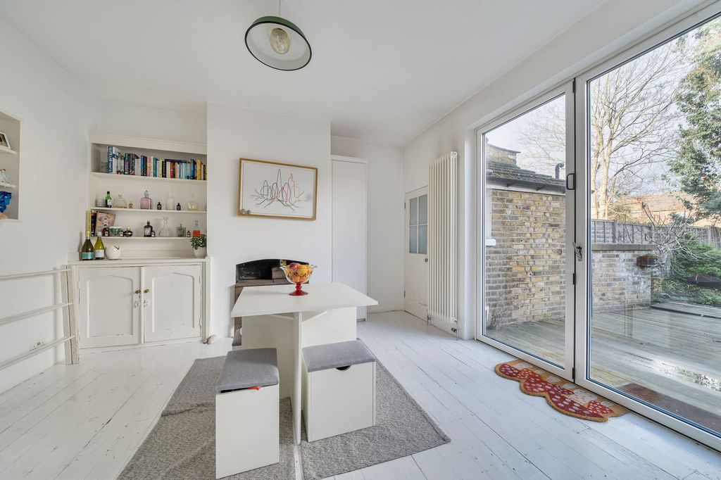 Property photo 3 of 14