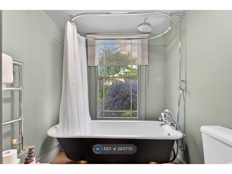 Property photo 3 of 35