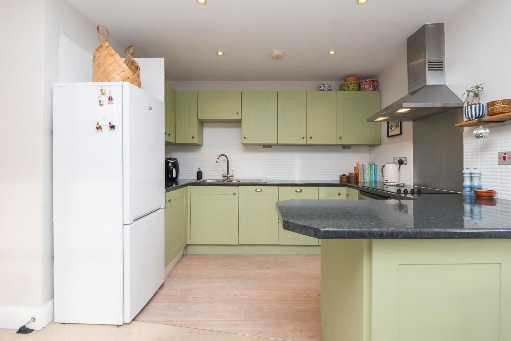 Property photo 3 of 11 16976_Rs2078_Img_16_0000.Jpeg