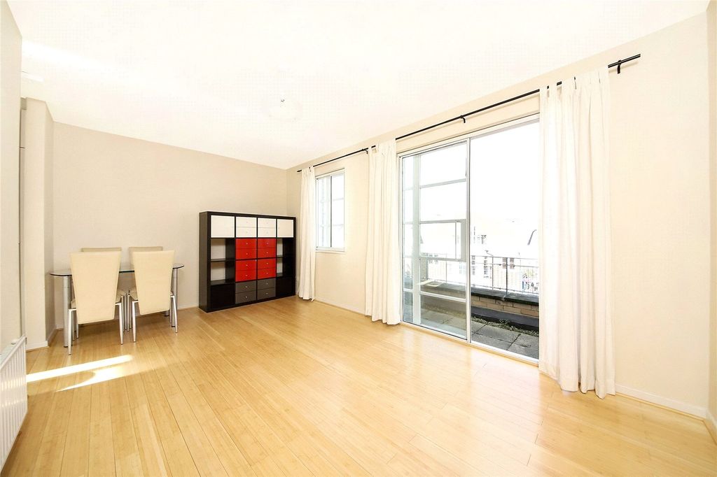 Property photo 2 of 10 Reception Room