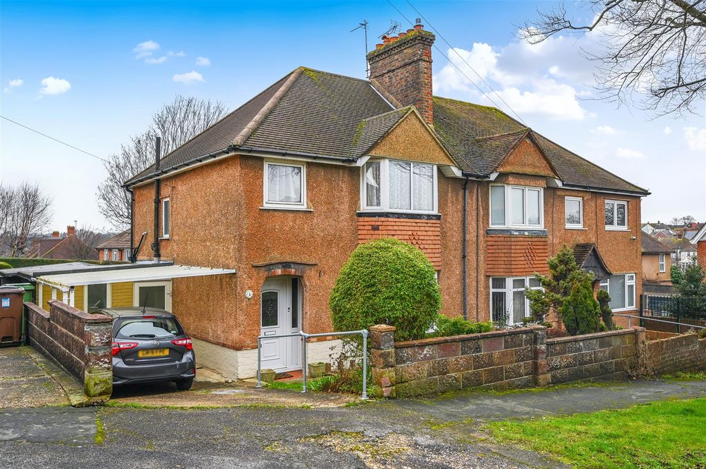 Property photo 1 of 27 St Davids Avenue (24).Jpg