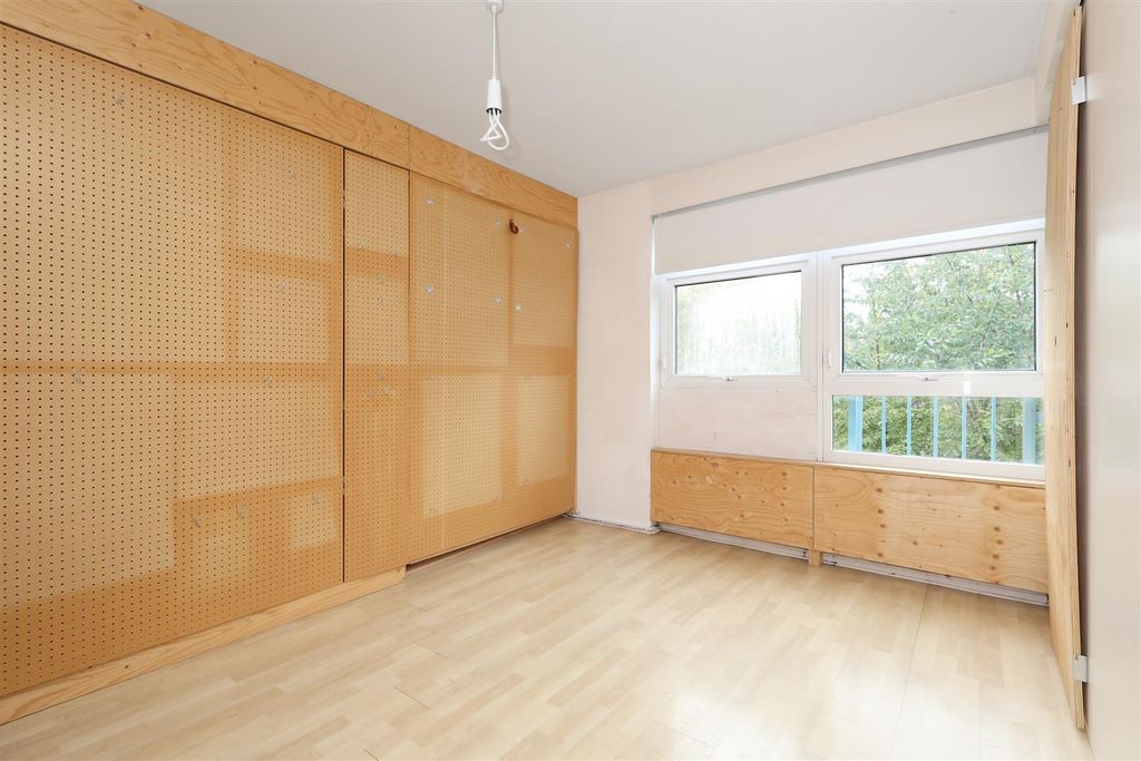Property photo 2 of 10 Studio Room
