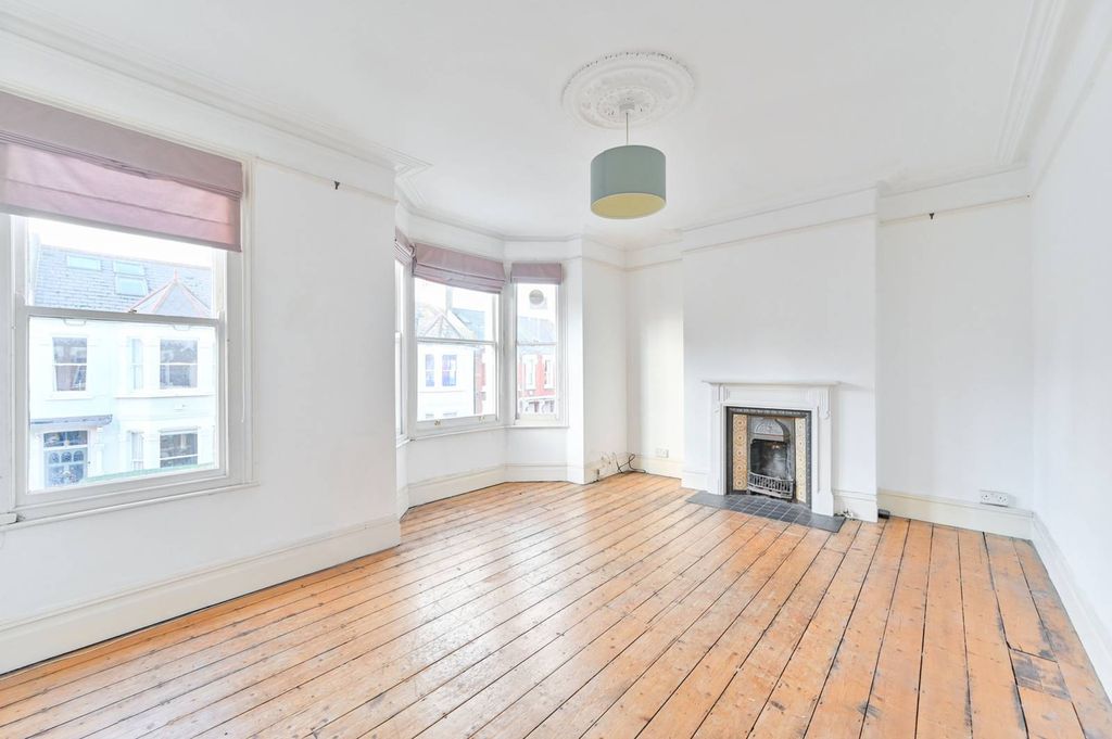 Property photo 3 of 11