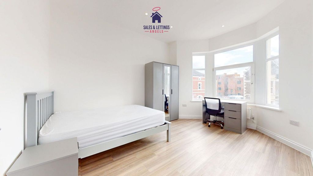 Property photo 1 of 25 XxV6Prpr00Y9d3W5Tl8Dla.Jpg
