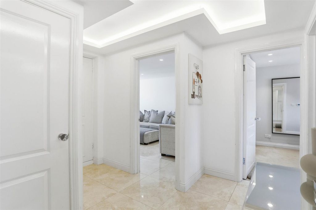 Property photo 2 of 17 1650200733 - 4.Jpg