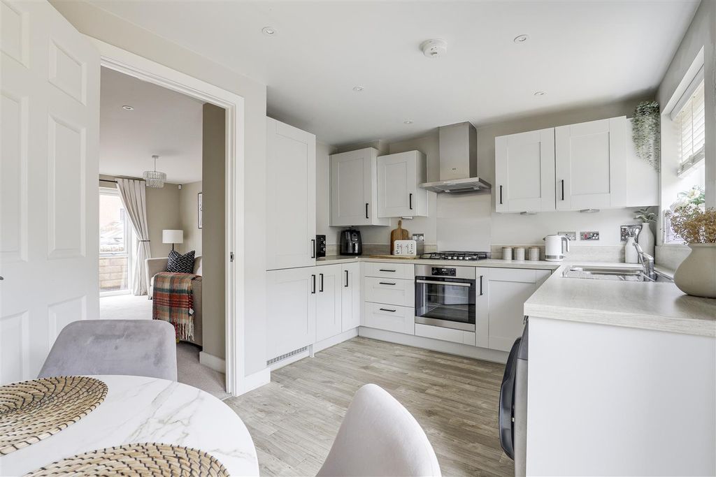 Property photo 3 of 22 12244.Jpg