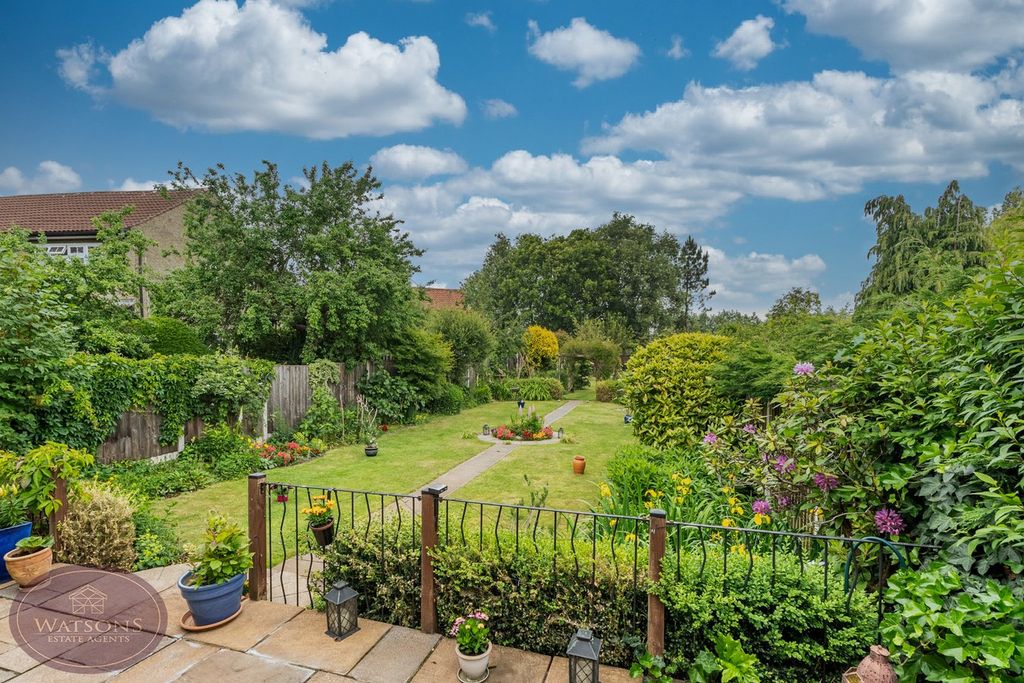 Property photo 2 of 32