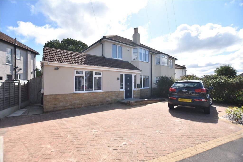 Property photo 1 of 37 Picture No. 04
