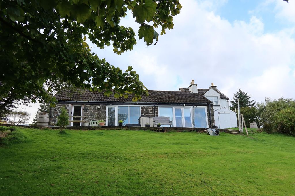 Property photo 2 of 94