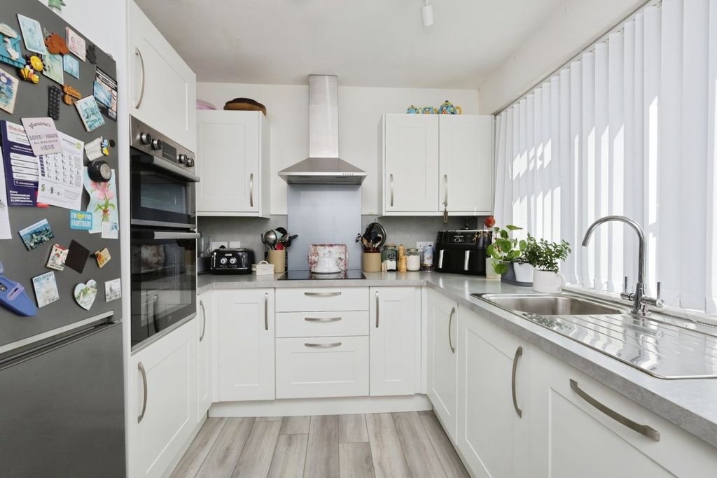 Property photo 3 of 13 Pbox-Img.Jpg