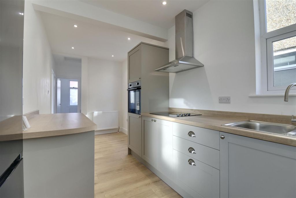 Property photo 1 of 11 Kitchen/Diner