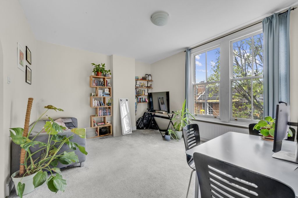 Property photo 1 of 12 Photo 10