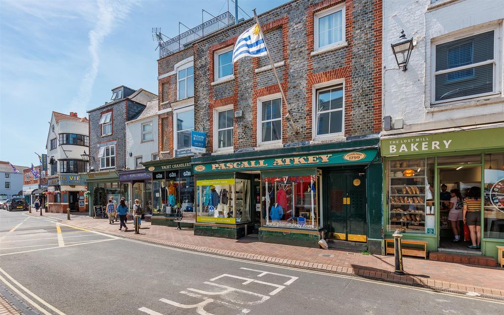 Property photo 1 of 40 Historic Retail/Commerical And Accommodation Space