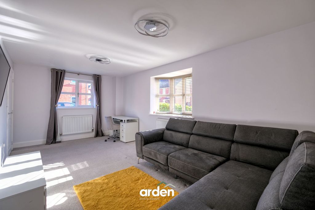 Property photo 2 of 13