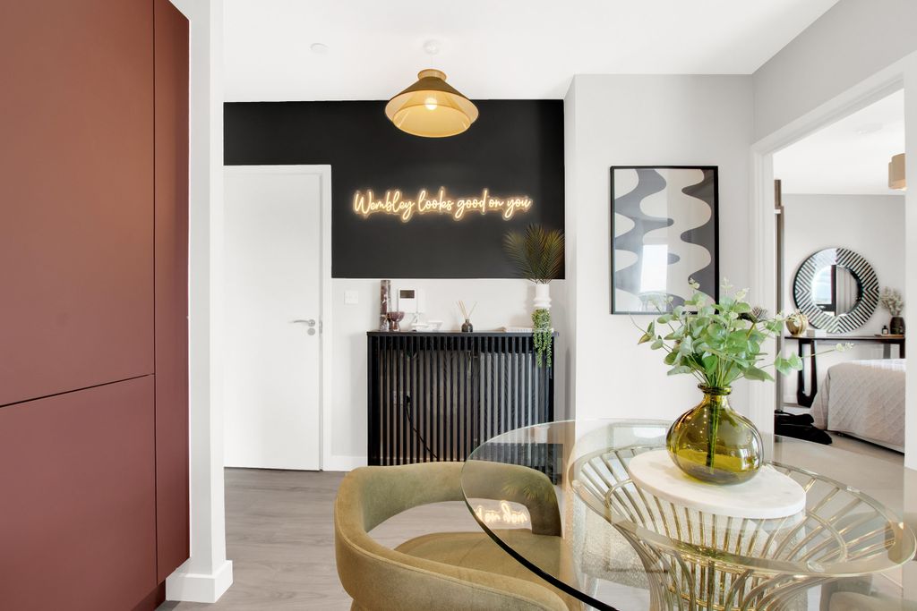 Property photo 3 of 7 Dining Room