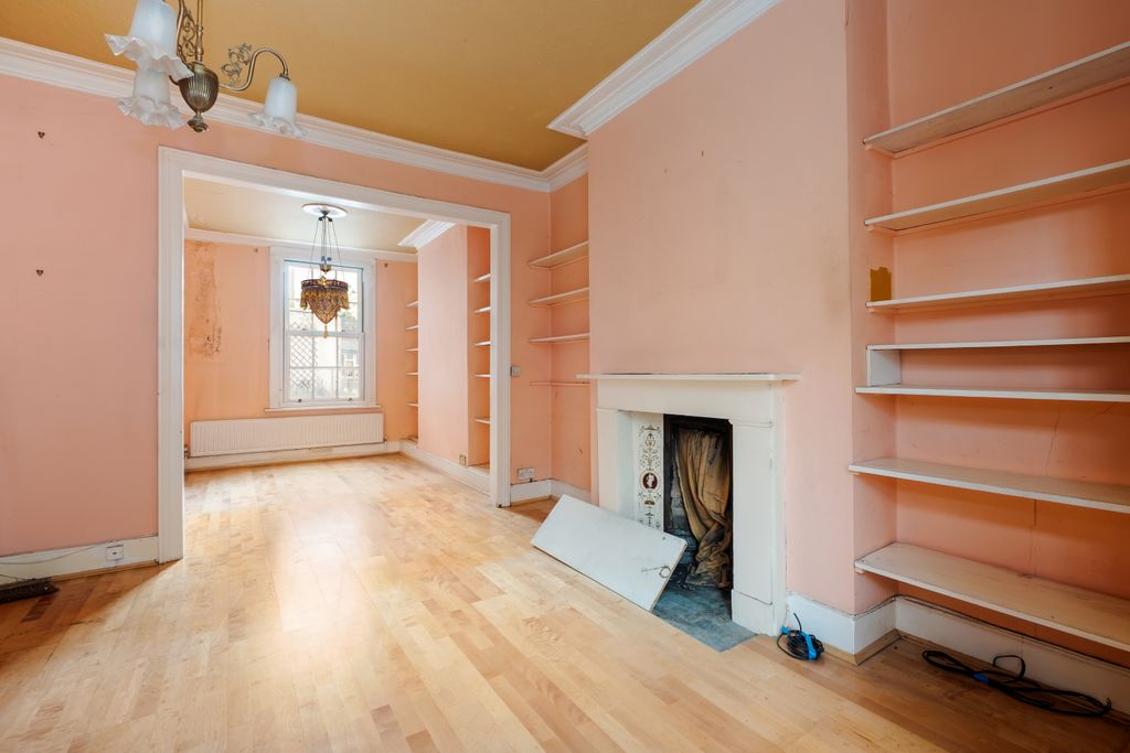 Property photo 1 of 20
