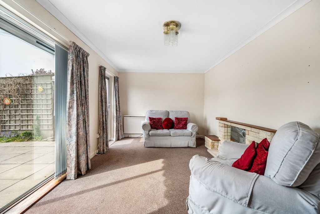 Property photo 3 of 12