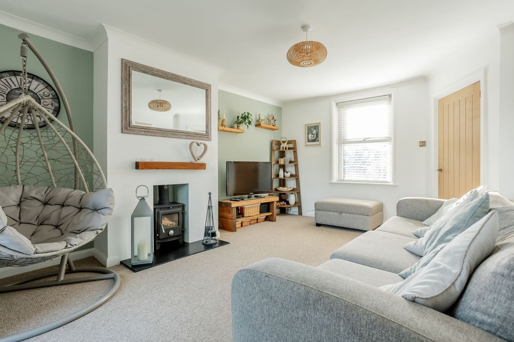 Property photo 2 of 21