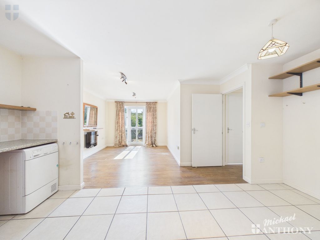 Property photo 2 of 10 Cam03218G0-Pr1132-Still004