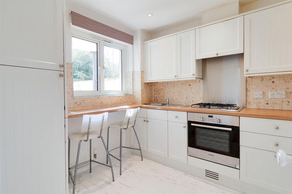 Property photo 3 of 31