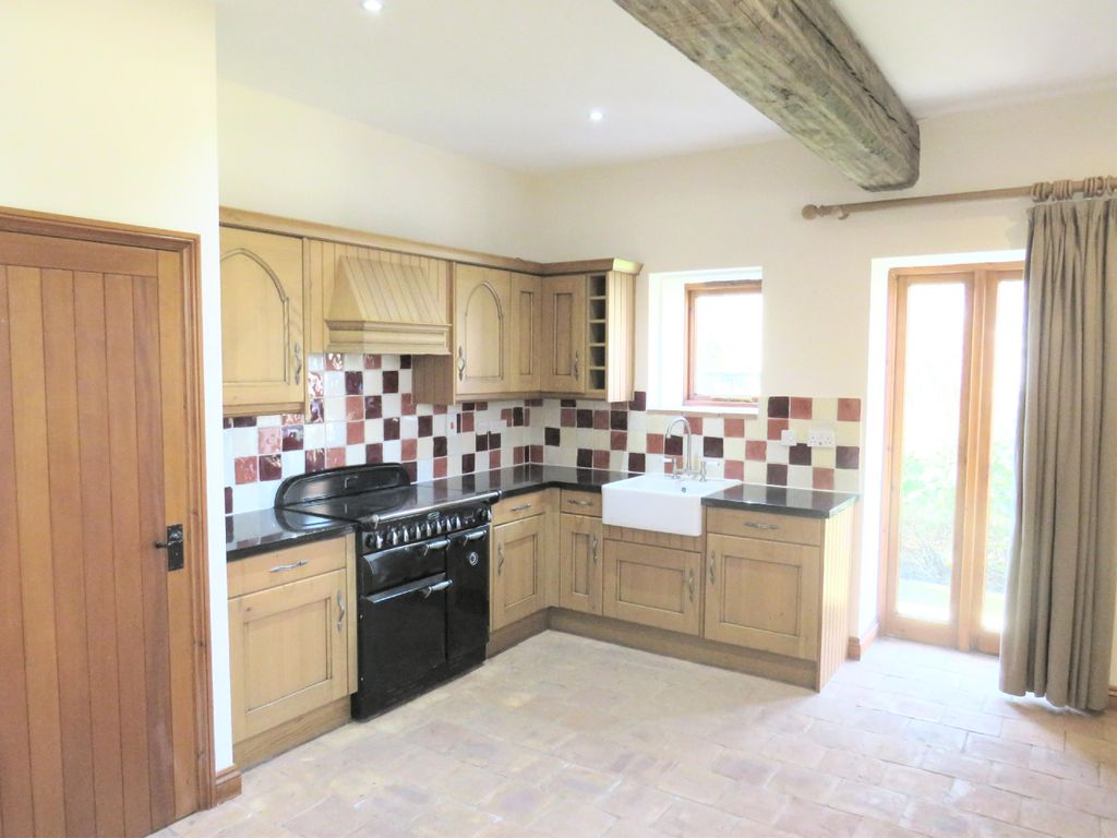 Property photo 2 of 10 Kitchen