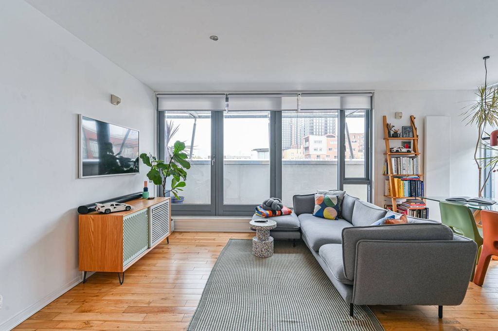 Property photo 1 of 27