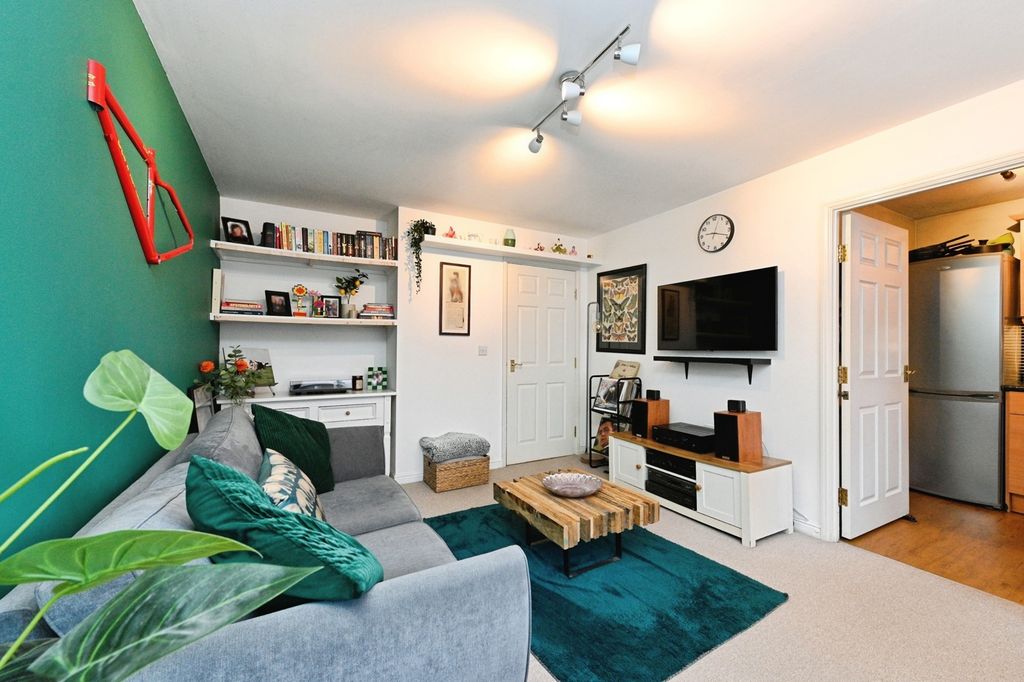 Property photo 2 of 9 Pbox-Img.Jpg