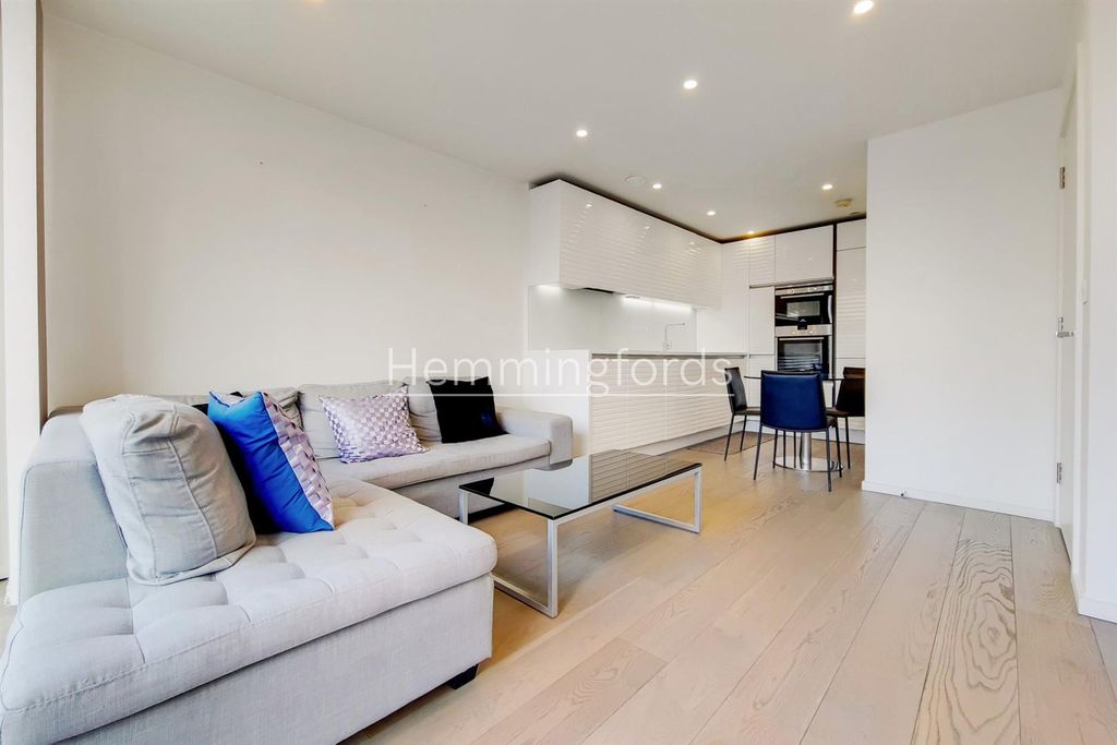 Property photo 2 of 14