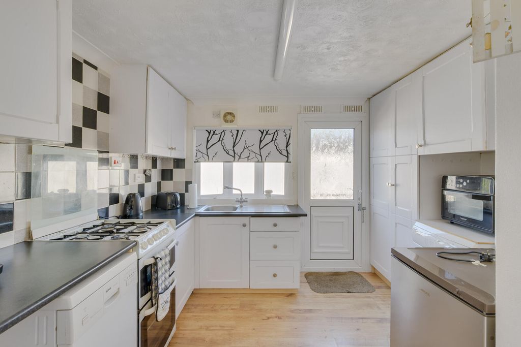 Property photo 2 of 16 Kitchen
