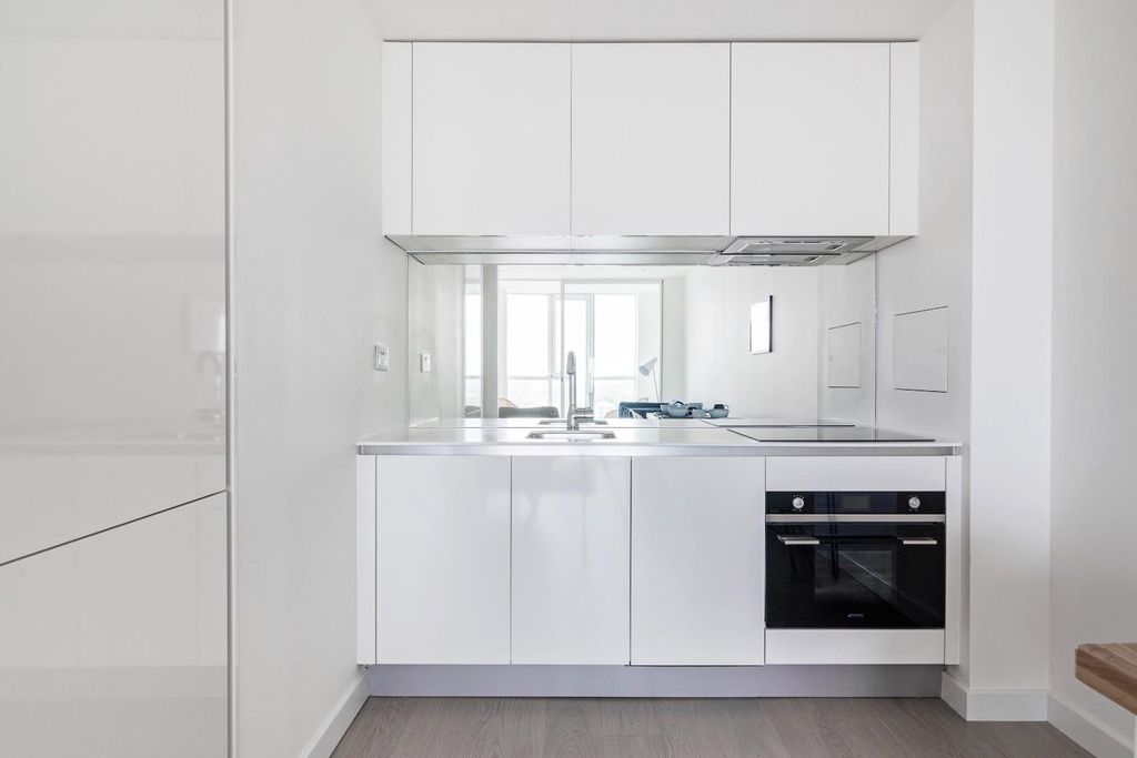 Property photo 3 of 13 Kitchen