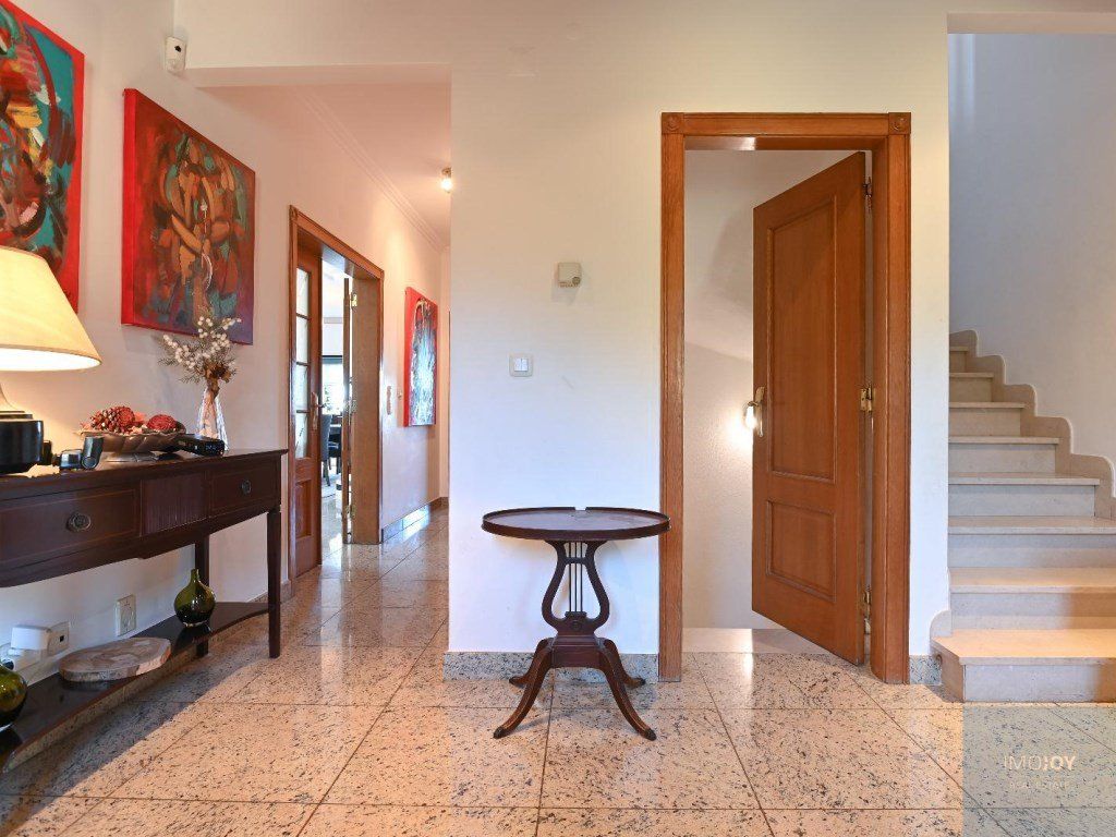 Property photo 3 of 39