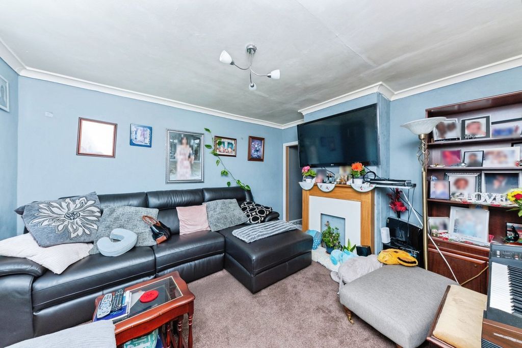 Property photo 2 of 16