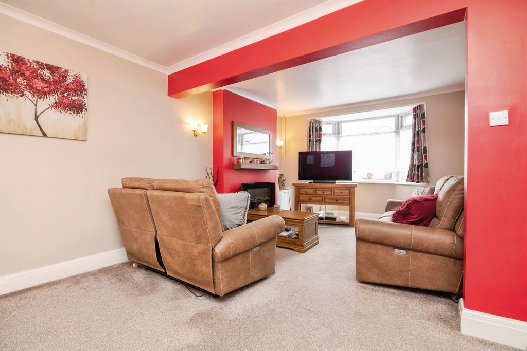 Property photo 3 of 20