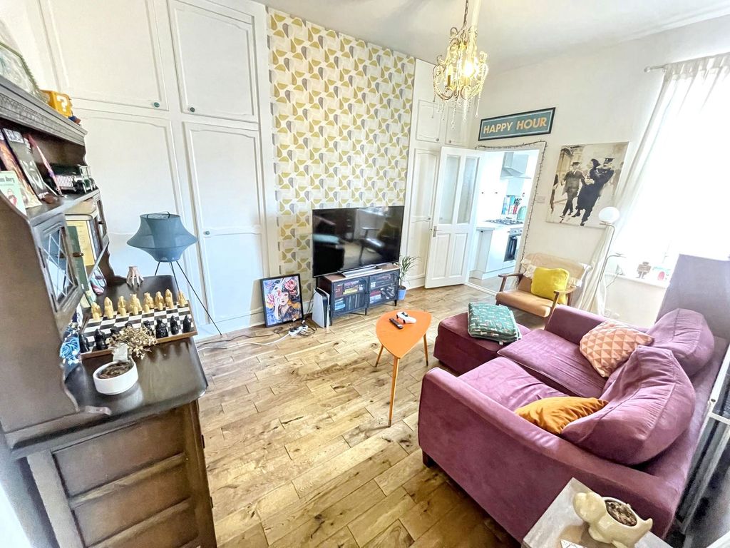 Property photo 2 of 7
