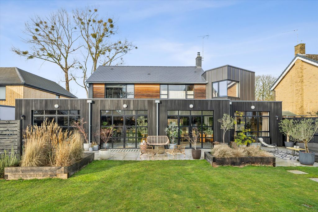 Property photo 3 of 30 Image