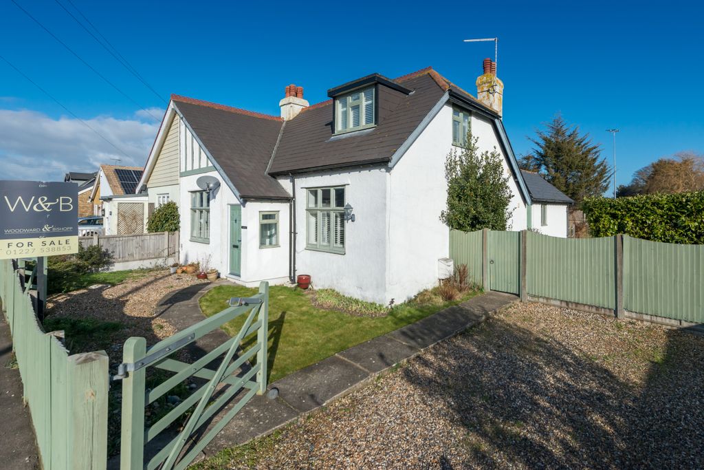 Property photo 1 of 18 Front
