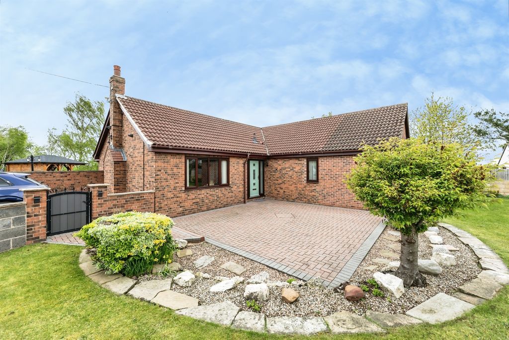 Property photo 2 of 19