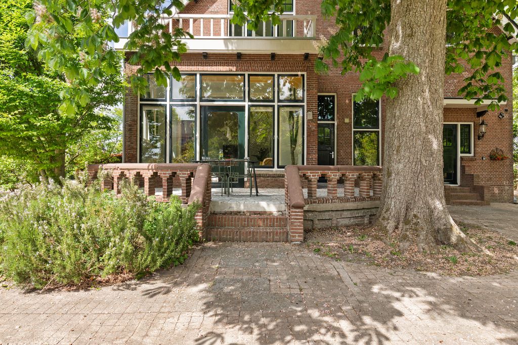 Property photo 3 of 65